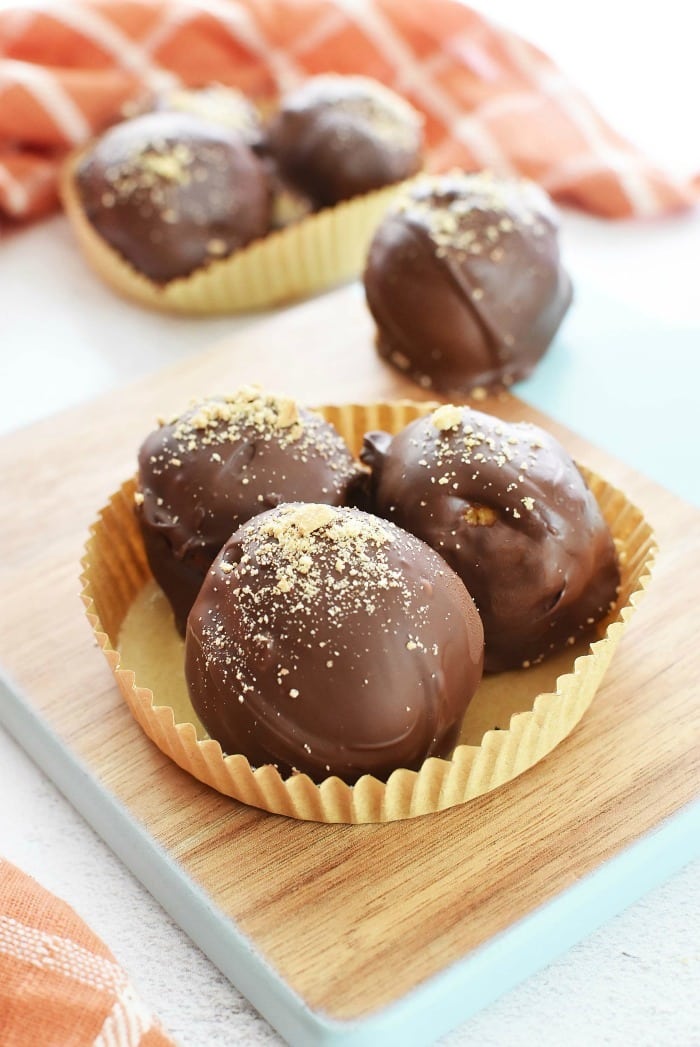 Chocolate pumpkin truffles no bake 