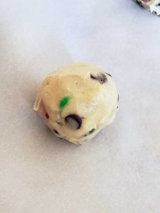 Christmas-cookie-dough-ball