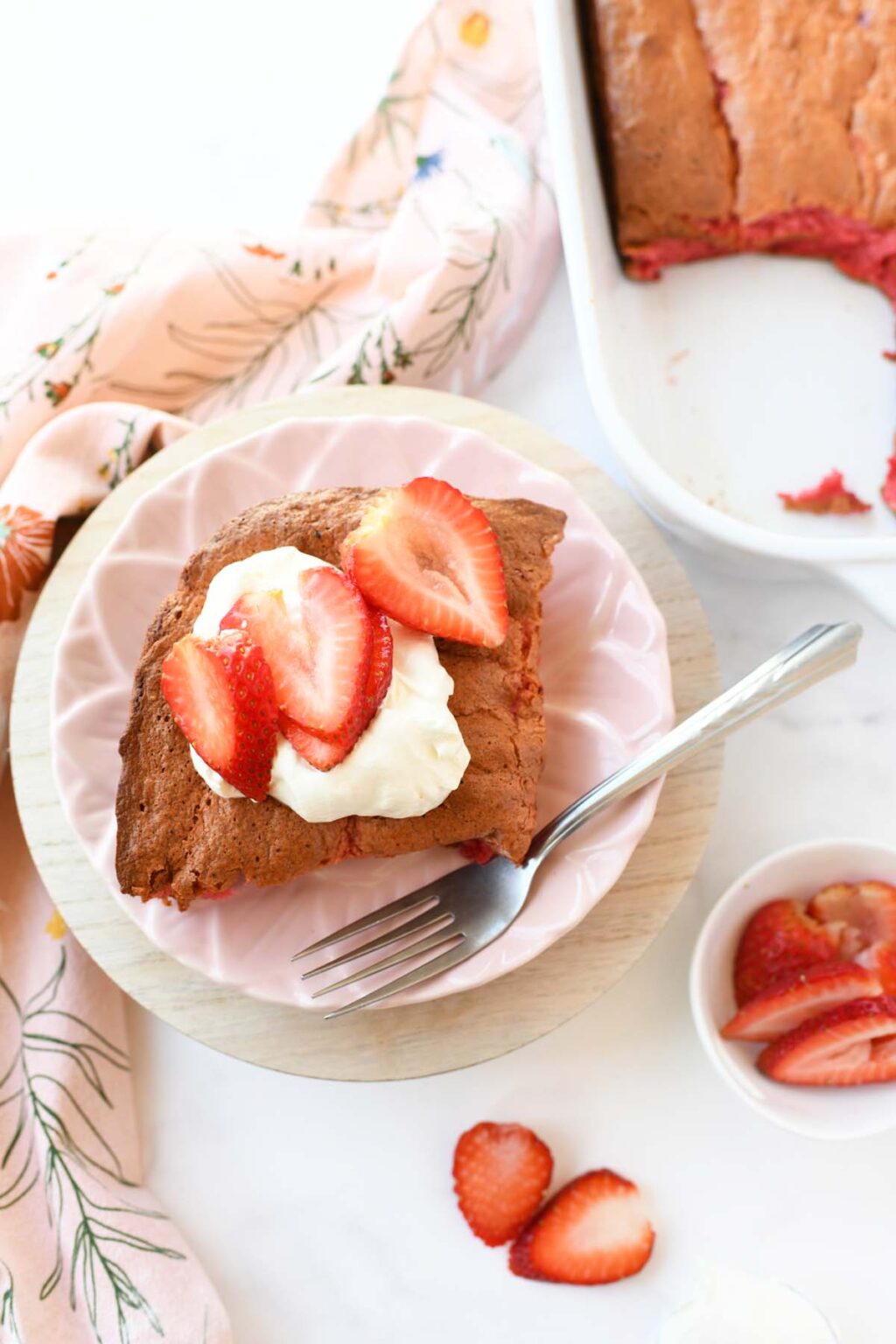 Strawberry Angel Food Cake (Only 2 Ingredients) Sizzling Eats